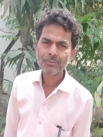 फोटो-25- शहर की इंडेन गैस एजेंसी के बाहर लगी उपभोक्ताओं की भीड़। संवाद फोटो-25- शहर की इंडेन गैस एजेंसी के बाहर लगी उपभोक्ताओं की भीड़। संवाद