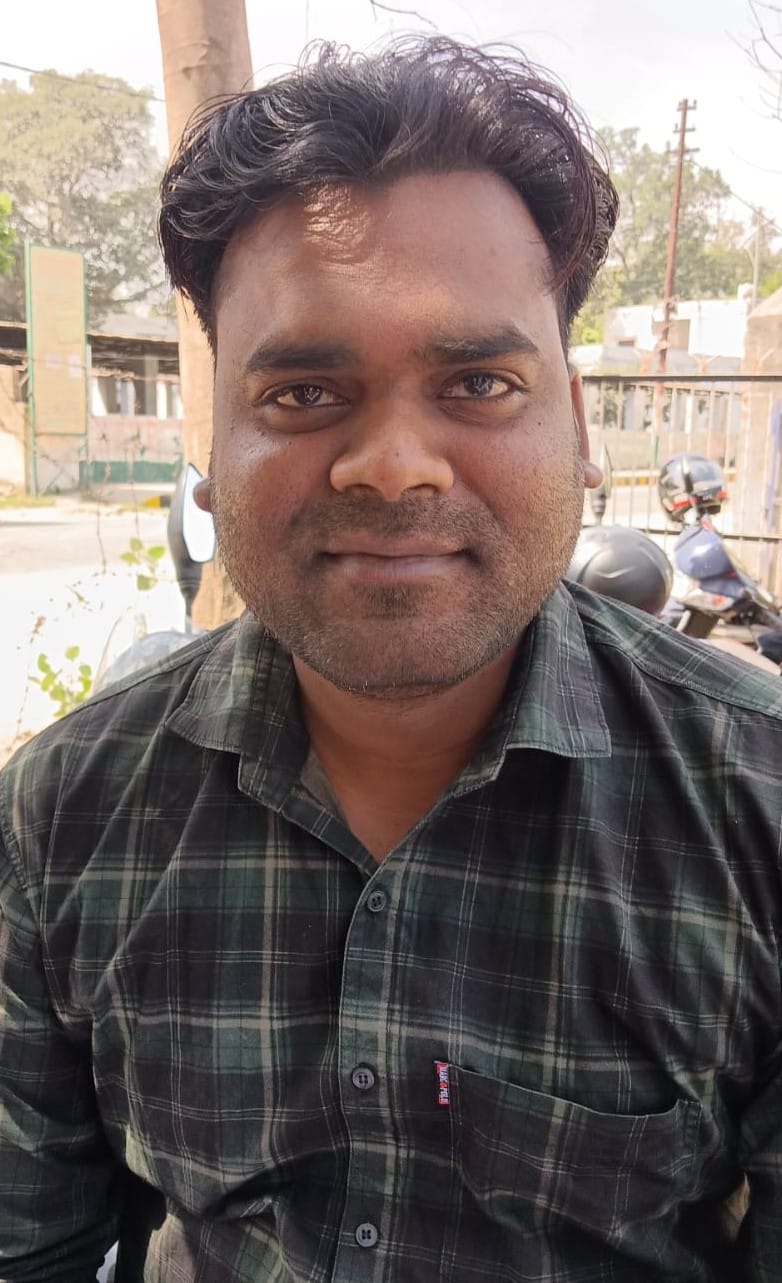इस्लामियां इंटर कॉलेज केंद्र पर लगी पुलिस परीक्षा के अभ्यर्थीयों की लाइन। संवाद इस्लामियां इंटर कॉलेज केंद्र पर लगी पुलिस परीक्षा के अभ्यर्थीयों की लाइन। संवाद