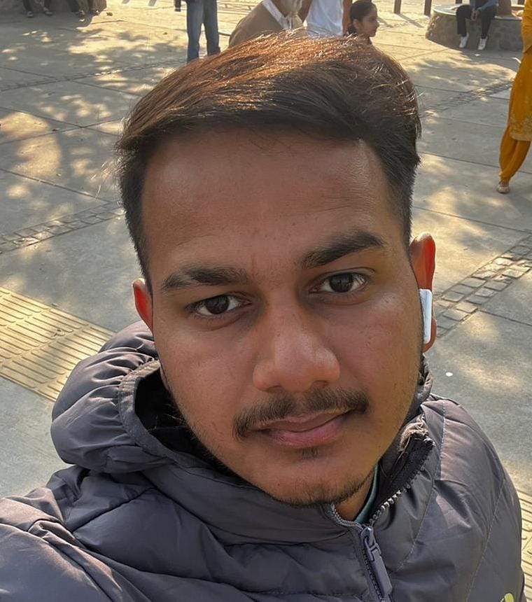 नरेश भरवाल, निवासी सकोह।