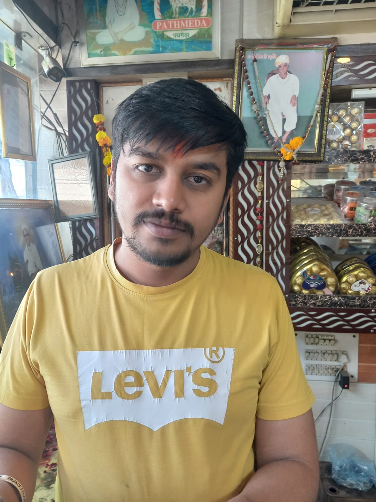 14jjrp23- बीकानेर चौक पर बंद पड़ा स्टॉल। संवाद 14jjrp23- बीकानेर चौक पर बंद पड़ा स्टॉल। संवाद