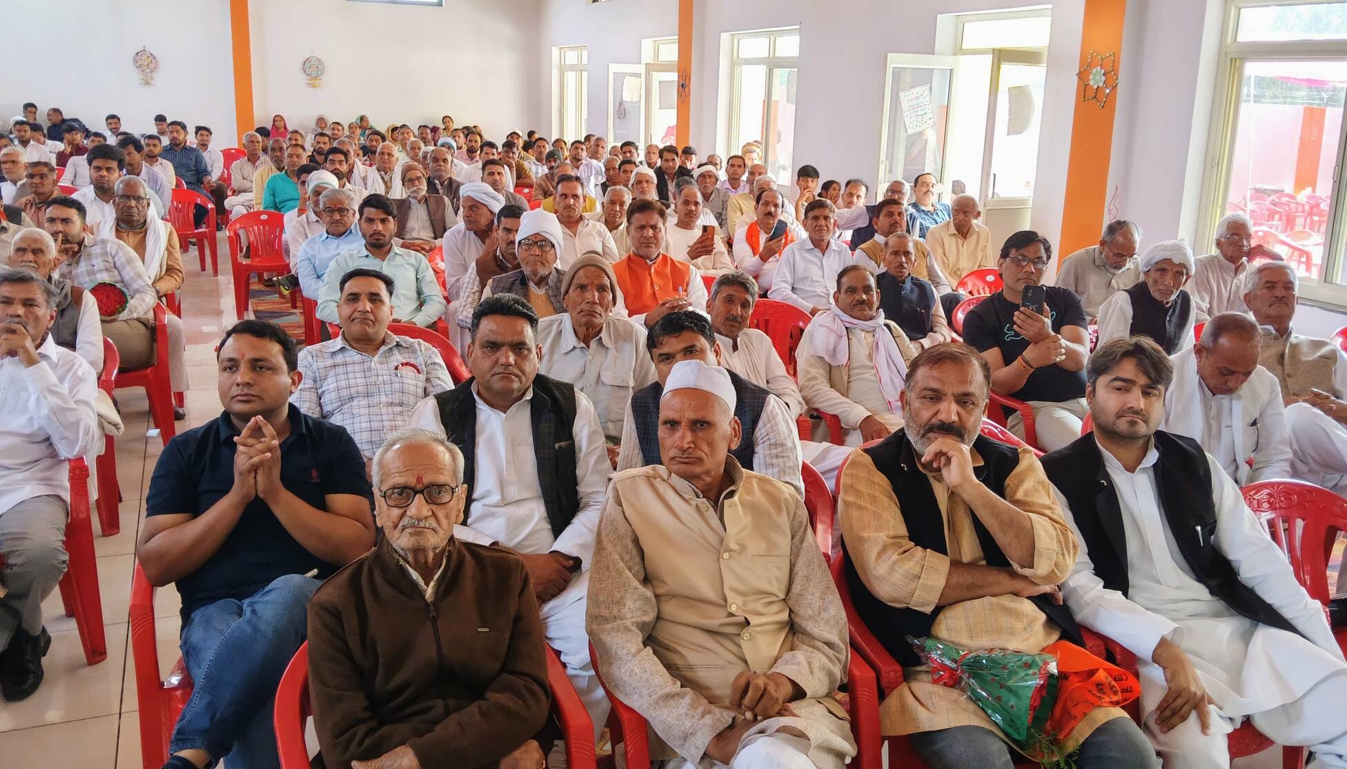 एम डी एस इंटरनेशनल स्कूल के उद्घाटन के पर संबोधित करते सांसद हरेंद्र मलिक । (मवाना)