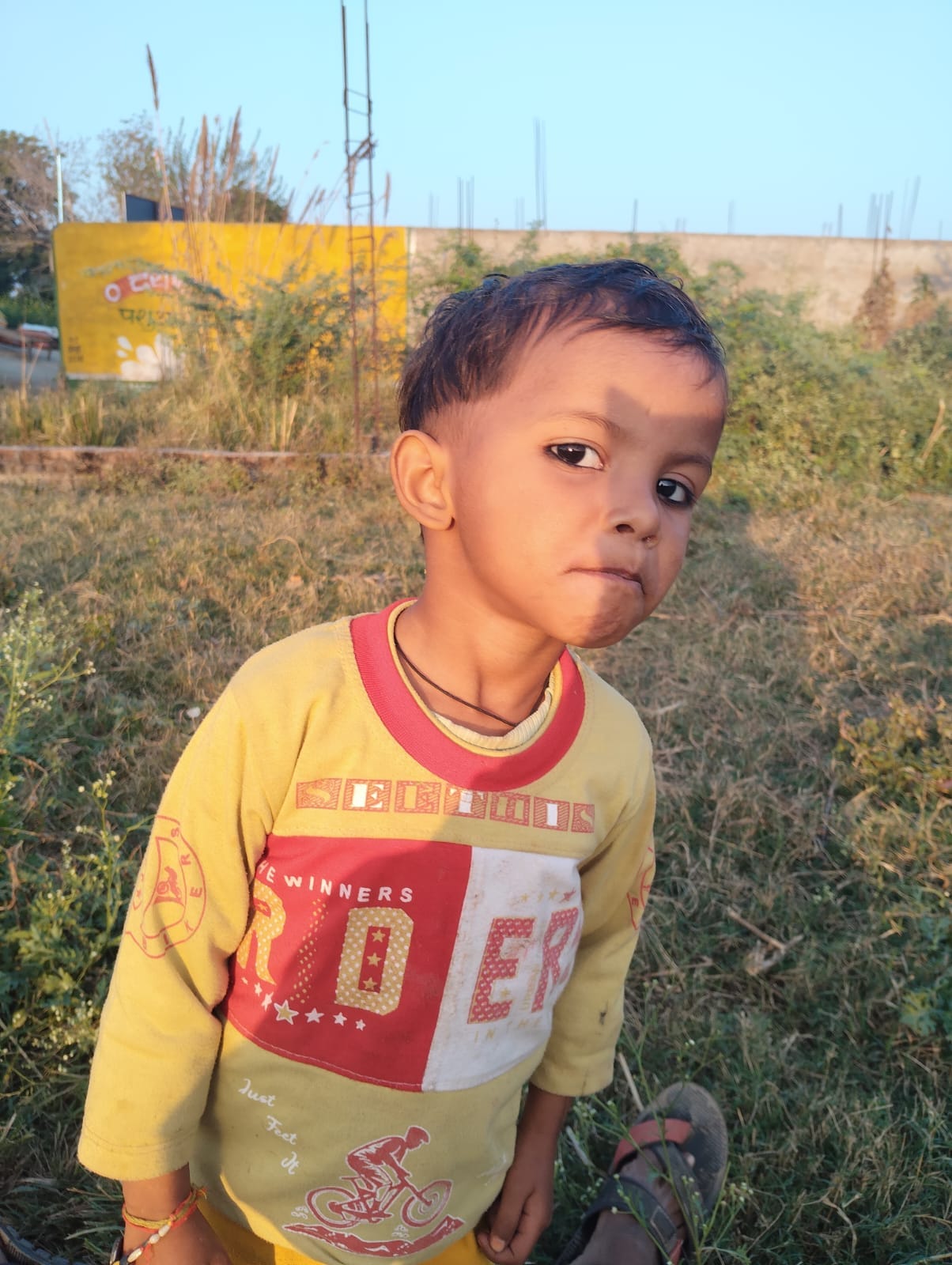 फोटो-10- हादसे की जानकारी करती पुलिस। संवाद फोटो-10- हादसे की जानकारी करती पुलिस। संवाद