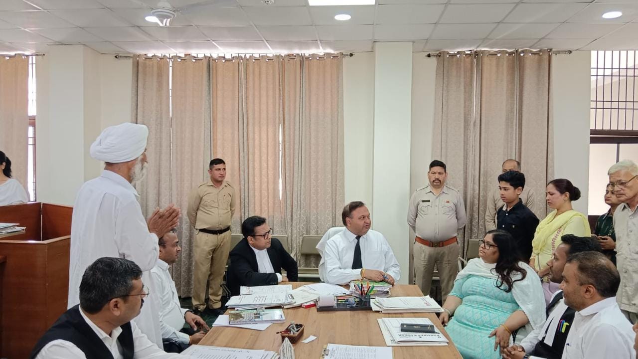 कुरुक्षेत्र। लोक अदालत में मामलों की सुनवाई करते जज। संवाद