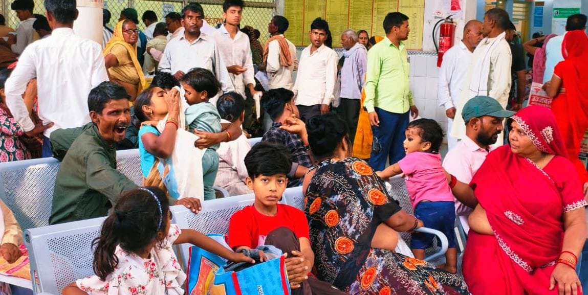 मेडिकल कॉलेज परिसर में बनकर तैयार नए अस्पताल का भवन।   संवाद