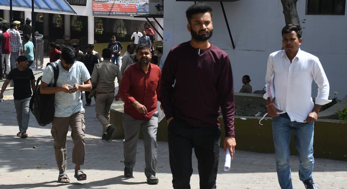 राजधानी के 54 परीक्षा केंद्रों पर हुई उपनिरीक्षक व समकक्ष पदों के लिए लिखित परीक्षा राजधानी के 54 परीक्षा केंद्रों पर हुई उपनिरीक्षक व समकक्ष पदों के लिए लिखित परीक्षा