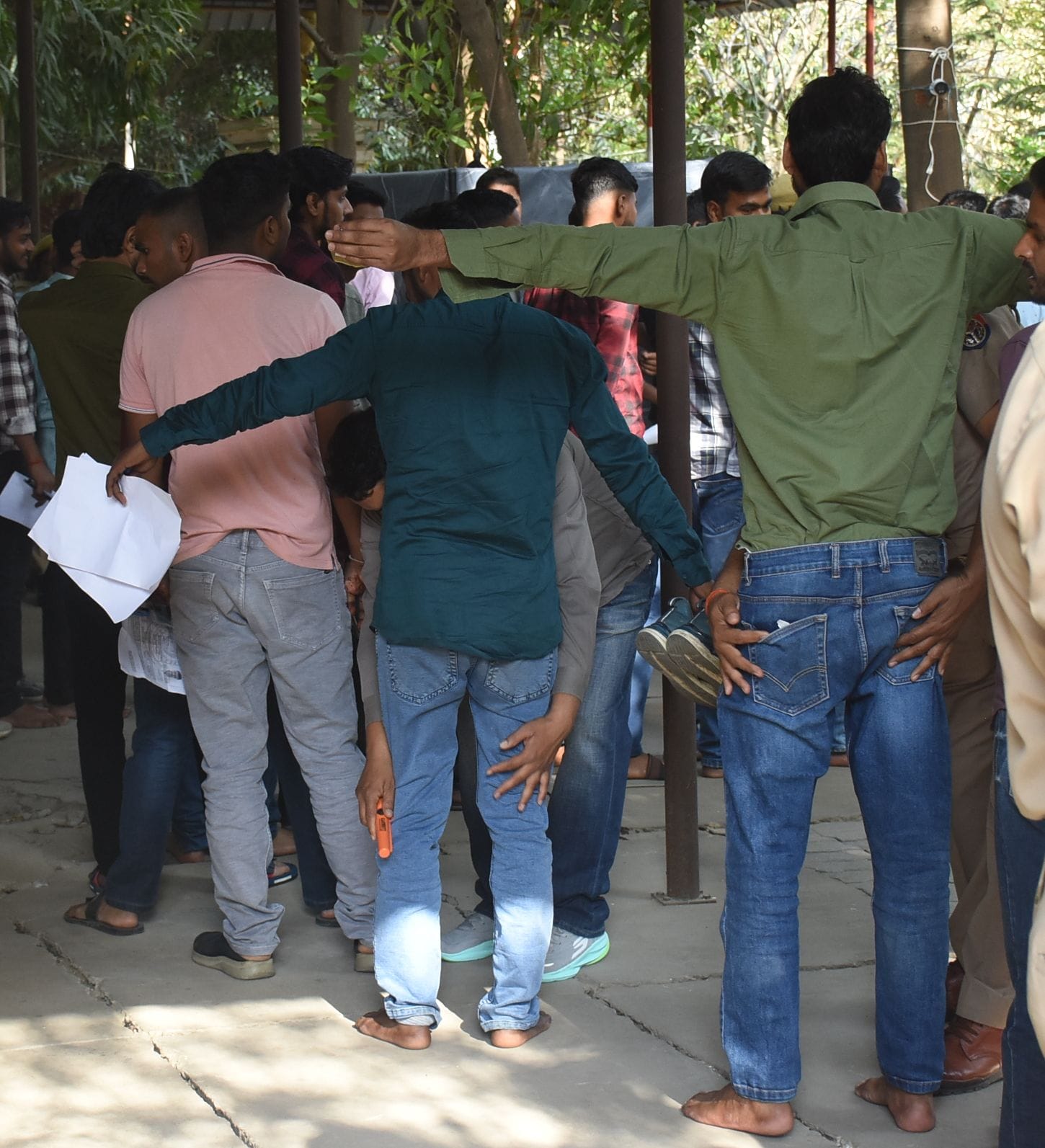 राजधानी के 54 परीक्षा केंद्रों पर हुई उपनिरीक्षक व समकक्ष पदों के लिए लिखित परीक्षा राजधानी के 54 परीक्षा केंद्रों पर हुई उपनिरीक्षक व समकक्ष पदों के लिए लिखित परीक्षा