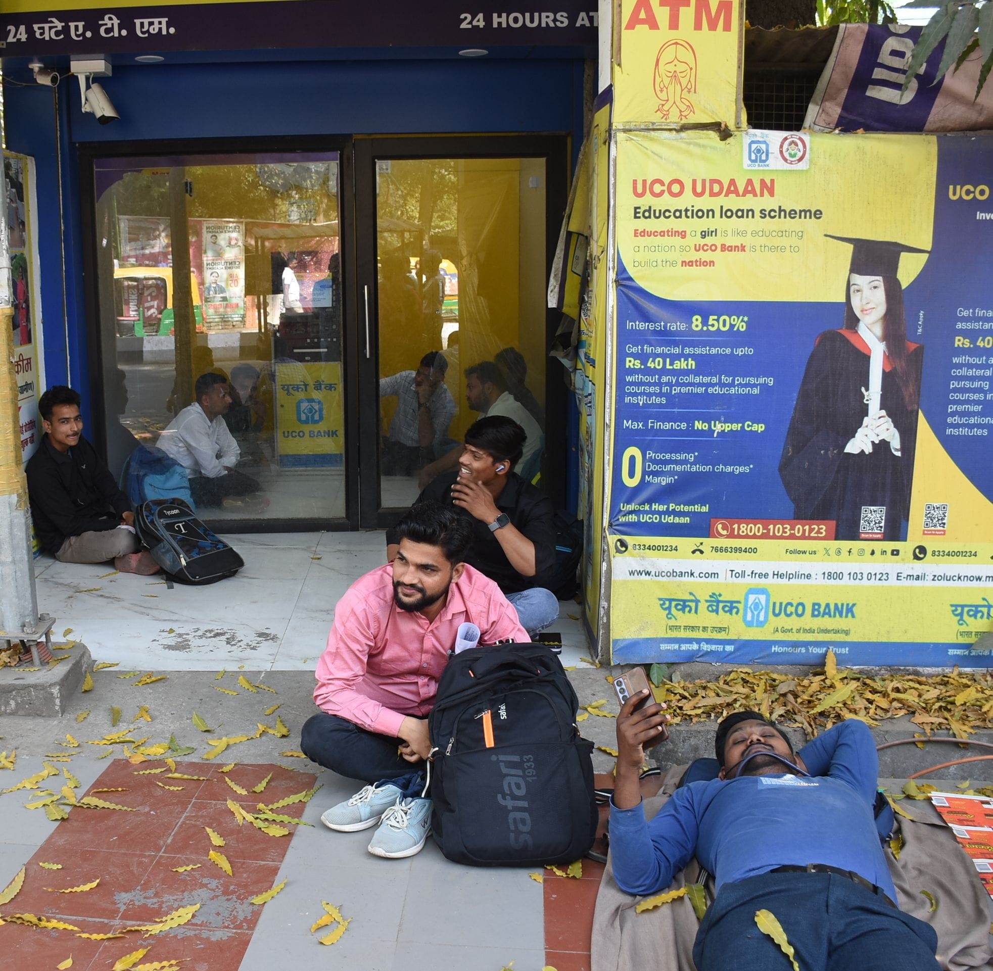 राजधानी के 54 परीक्षा केंद्रों पर हुई उपनिरीक्षक व समकक्ष पदों के लिए लिखित परीक्षा राजधानी के 54 परीक्षा केंद्रों पर हुई उपनिरीक्षक व समकक्ष पदों के लिए लिखित परीक्षा