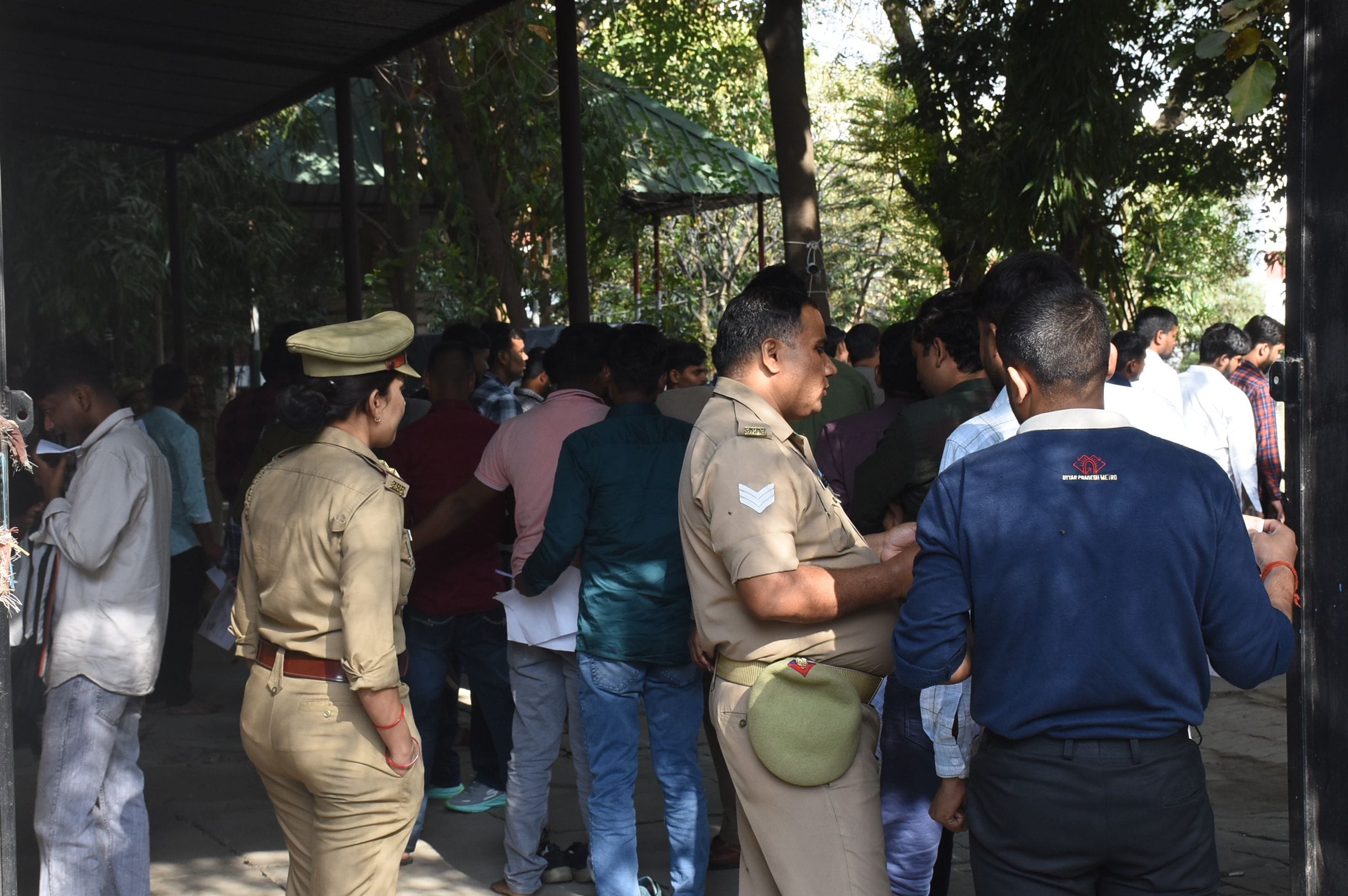 राजधानी के 54 परीक्षा केंद्रों पर हुई उपनिरीक्षक व समकक्ष पदों के लिए लिखित परीक्षा राजधानी के 54 परीक्षा केंद्रों पर हुई उपनिरीक्षक व समकक्ष पदों के लिए लिखित परीक्षा