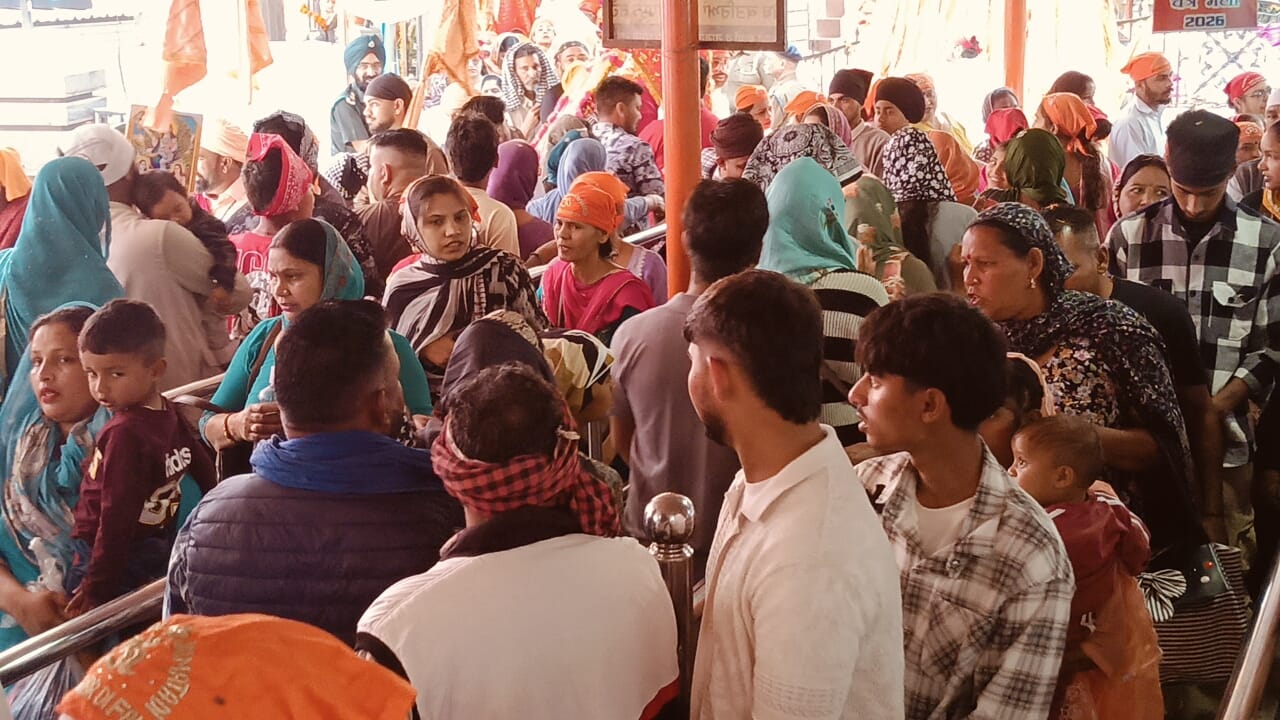 शाहतलाई में दर्शनों के लिए पहुंचे श्रद्धालु। स्रोत: जागरूक पाठक