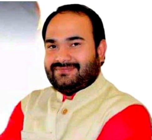 डॉ. अविन शर्मा और योगेंद्र शर्मा। संवाद