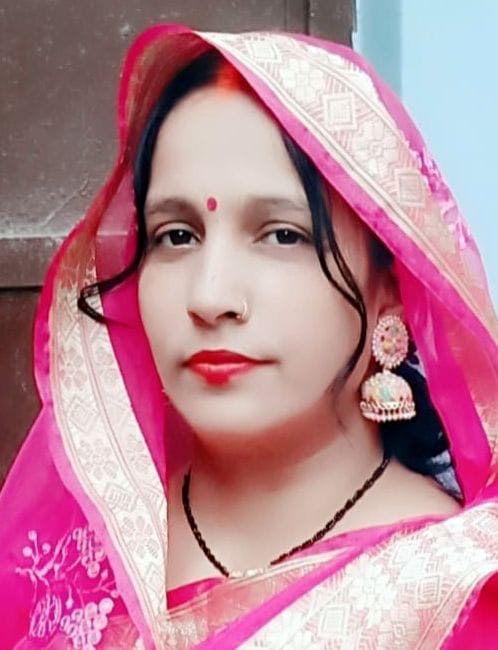 एजेंसी के बाहर उपभोक्तों की लगी कतार। संवाद एजेंसी के बाहर उपभोक्तों की लगी कतार। संवाद