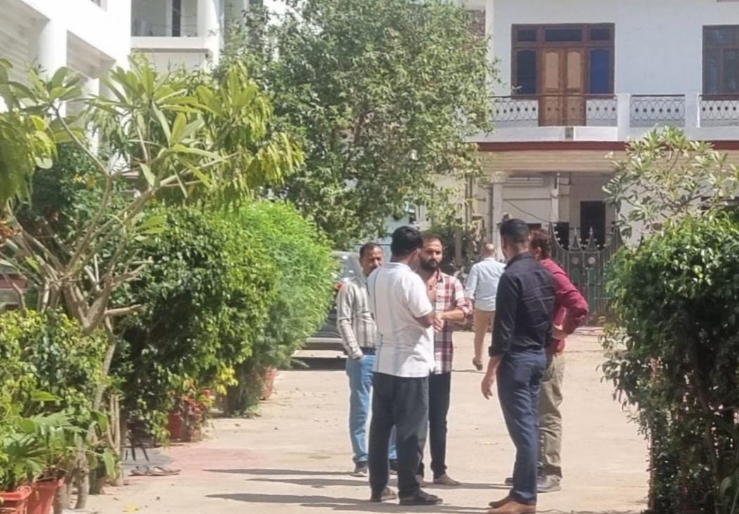 फोटो- 14 गैस के लिए जिला अस्पताल के पास हनुमान मंदिर मैदान में सुबह छह बजे लगी उपभोक्ताओं की भी फोटो- 14 गैस के लिए जिला अस्पताल के पास हनुमान मंदिर मैदान में सुबह छह बजे लगी उपभोक्ताओं की भी