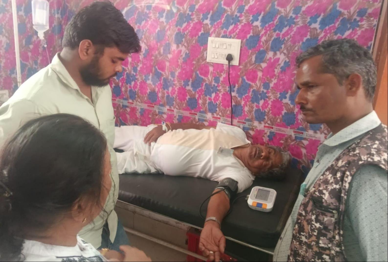  इकौना सीएचसी में भर्ती श्रीलंका के अनुयायी।