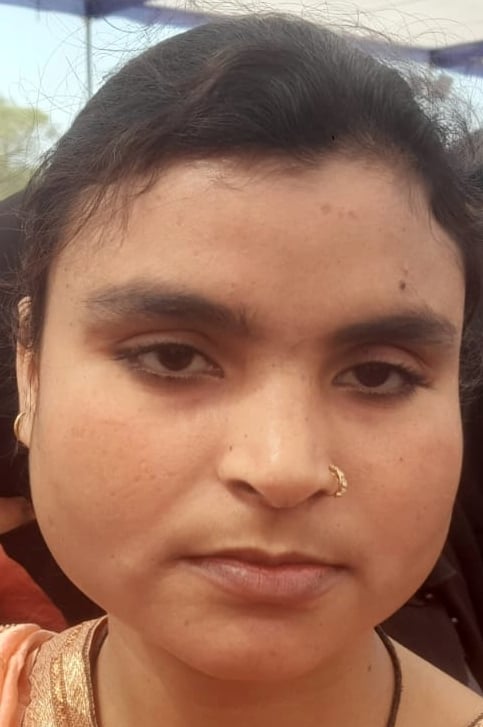 ओसीएफ इस्टेट मैदान में आयोजित मुख्यमंत्री सामूहिक विवाह में वर-वधू को आशीर्वाद और उपहार देते वि ओसीएफ इस्टेट मैदान में आयोजित मुख्यमंत्री सामूहिक विवाह में वर-वधू को आशीर्वाद और उपहार देते वि