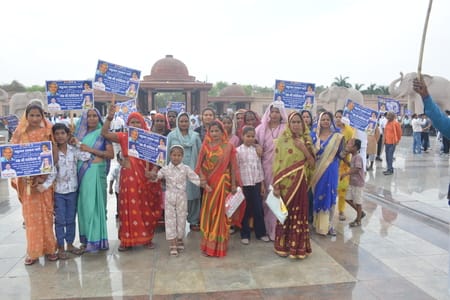 पुरानी जेल रोड स्थित मान्यवर कांशीराम स्मारक स्थल रविवार को एक बार फिर नीले रंग में नजर आया। पुरानी जेल रोड स्थित मान्यवर कांशीराम स्मारक स्थल रविवार को एक बार फिर नीले रंग में नजर आया।