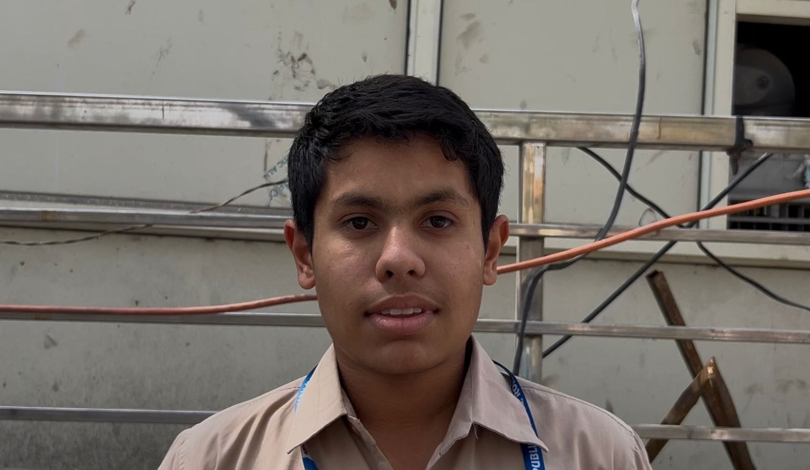 01-आंबेडकर चौक स्थित मॉडल स्कूल में 12वीं सीबीएसई हिंदी विषय की परीक्षा देकर लौटते विद्यार्थी।