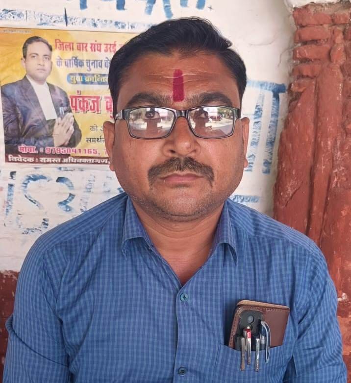 फोटो-15-एसडीएम कोर्ट के बाहर लगे वाटर कूलर की गायब दोनों टोंटियां। संवाद