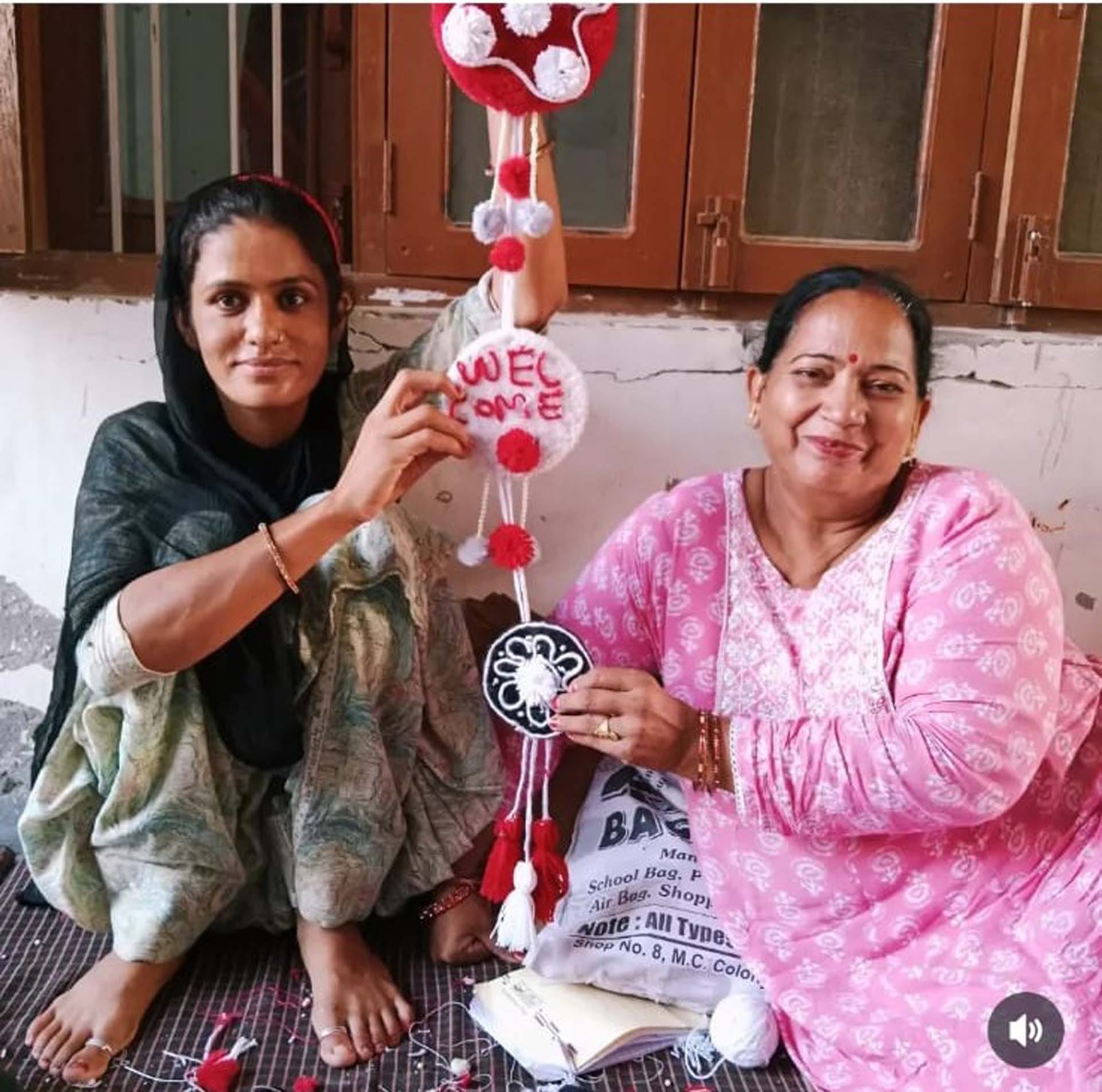 हाथों से बनाया गया जूट का बैग। स्वयं