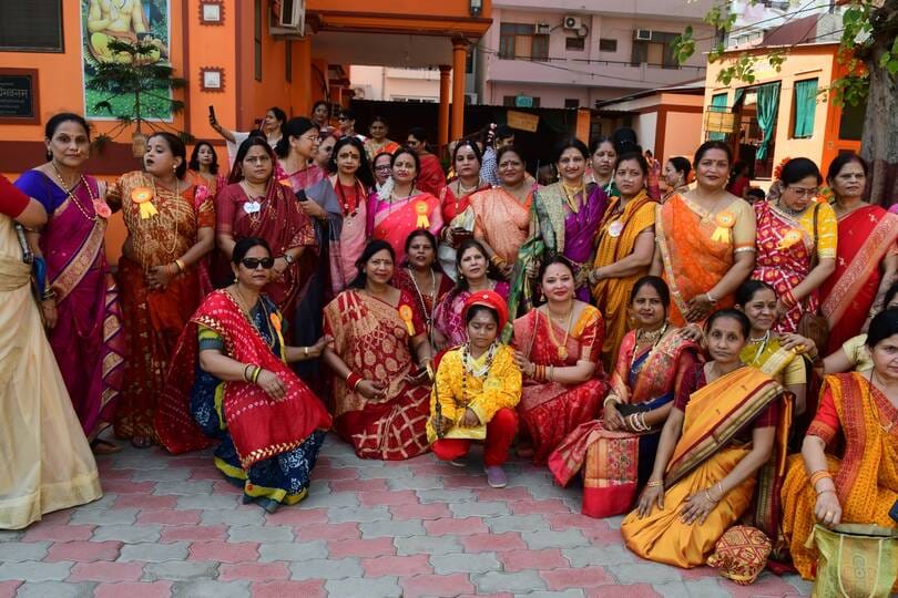 महमूरगंज स्थित श्रृंगेरी मठ में विश्व मांगल्य सभा द्वारा आयोजित मातृ संस्कार समागम में अपना सम्