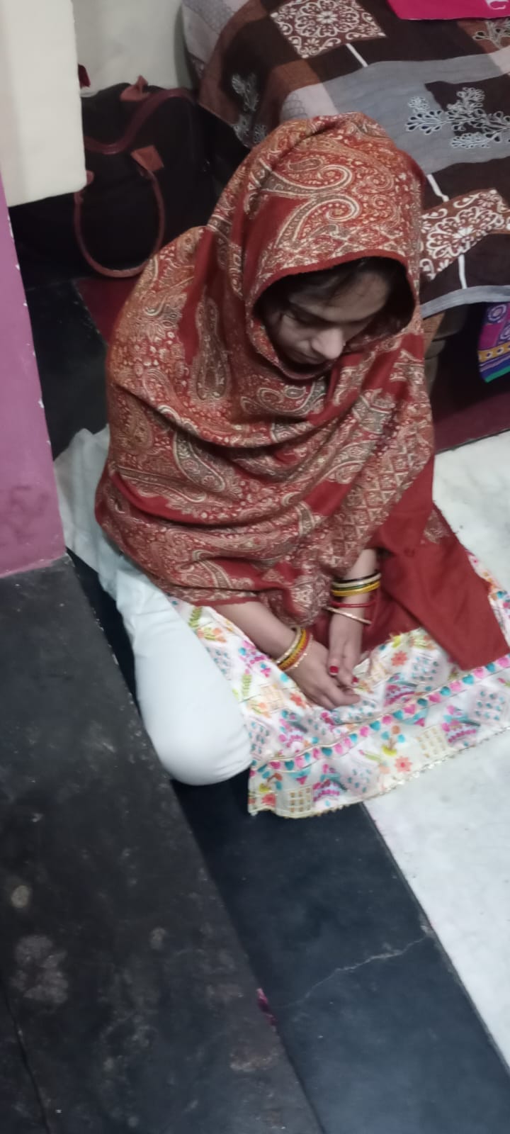 पूरनपुर में हर्षित मिश्रा के घर परिजन से मिलने पहुंचे सीओ बिल्सी- वीडियो ग्रेब