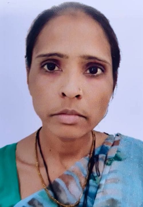 फोटो 17 एमएएचपी 10 परिचय-जानकारी देती मृतका की भतीजी दीक्षा राजपूत। संवाद