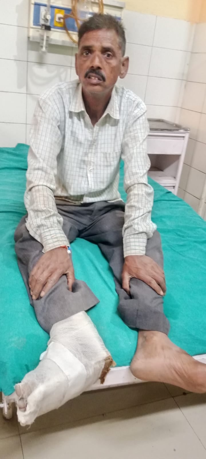 फोटो 41 आठपुरा में हुई घटना के बाद मौके पर पहुंची पुलिस। संवाद फोटो 41 आठपुरा में हुई घटना के बाद मौके पर पहुंची पुलिस। संवाद