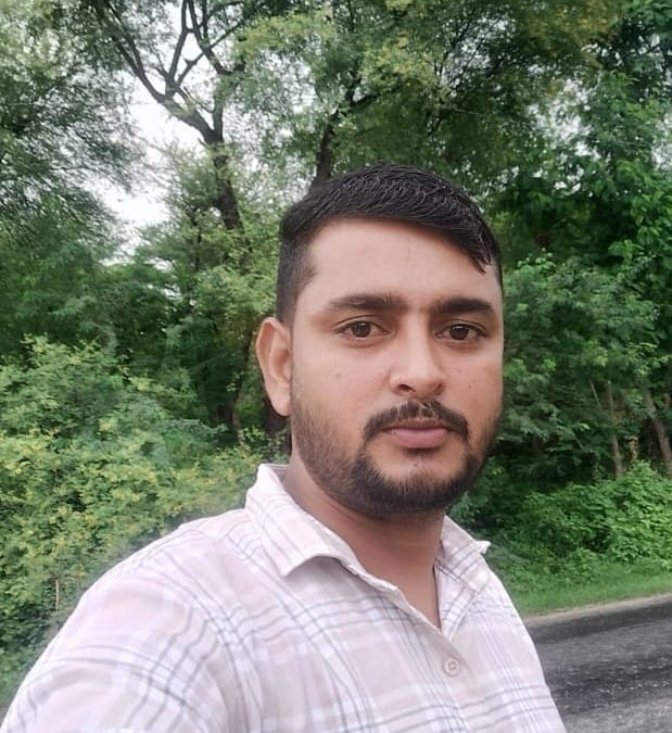 फोटो संख्या:61- सरसों की कटाई करते मजदूर--संवाद