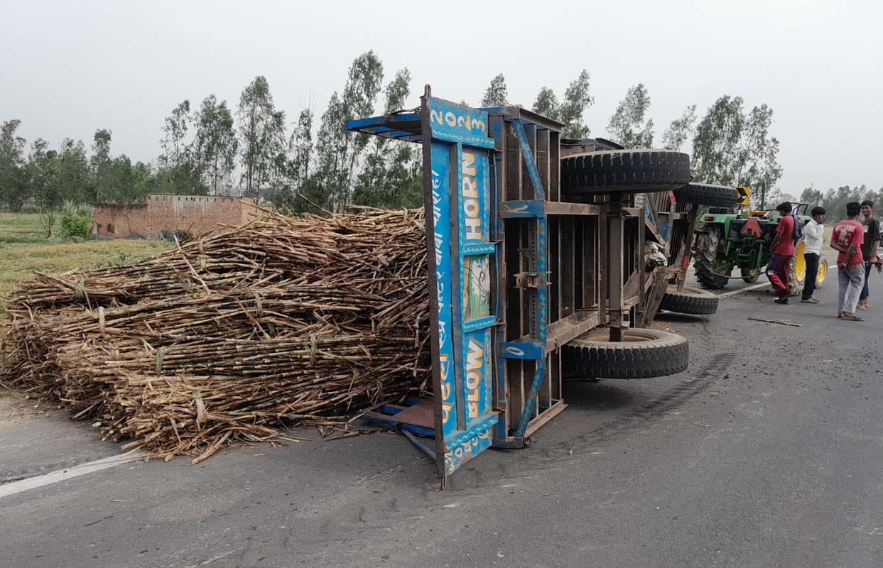 कार की टक्कर से घायल गांव कुर्रैया खानपुर के महेंद्रपाल। संवाद