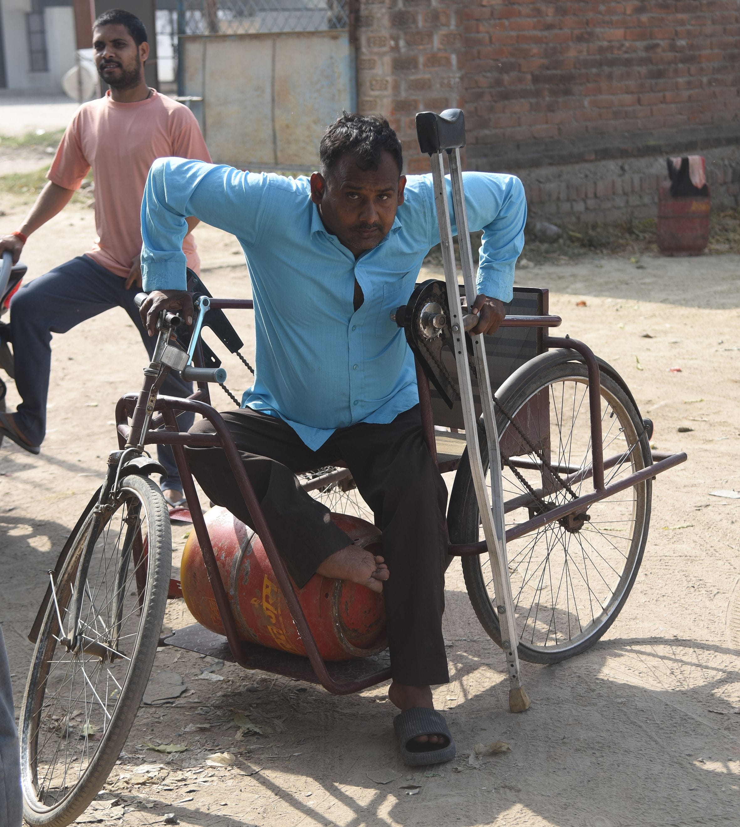 लखनऊ में गैस संकट। लखनऊ में गैस संकट।