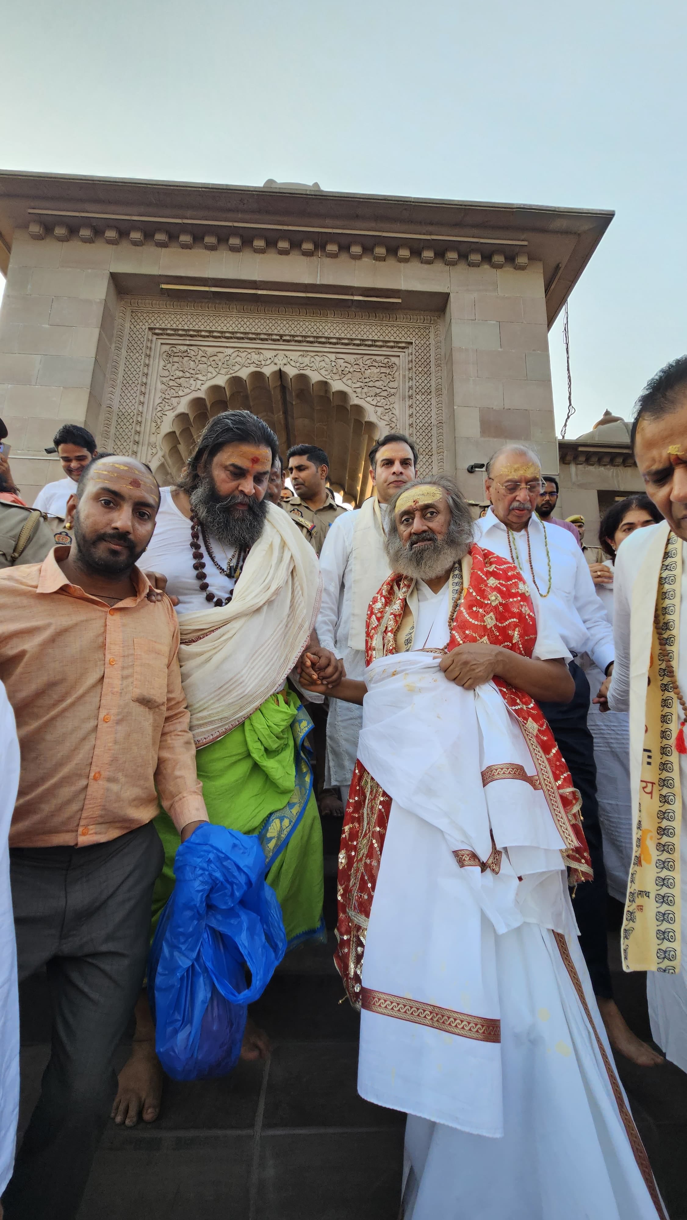 सिगरा स्थित कन्वेंशन सेंटर में श्री श्री रविशंकर के प्रवचन करते। अमर उजाला सिगरा स्थित कन्वेंशन सेंटर में श्री श्री रविशंकर के प्रवचन करते। अमर उजाला