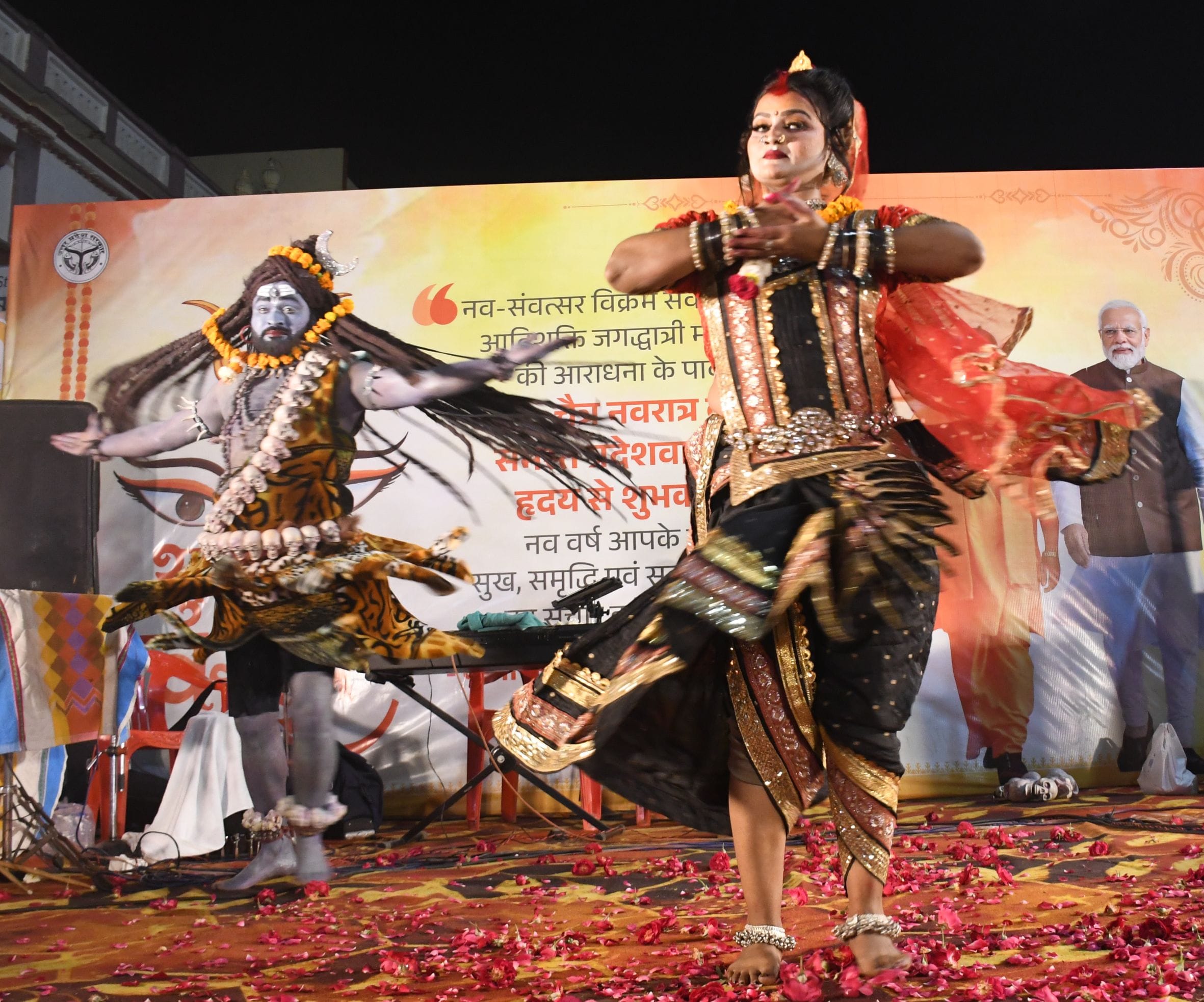 आनंदी माता मंदिर परिसर में दीपोत्सव के दौरान झांकी सजी।