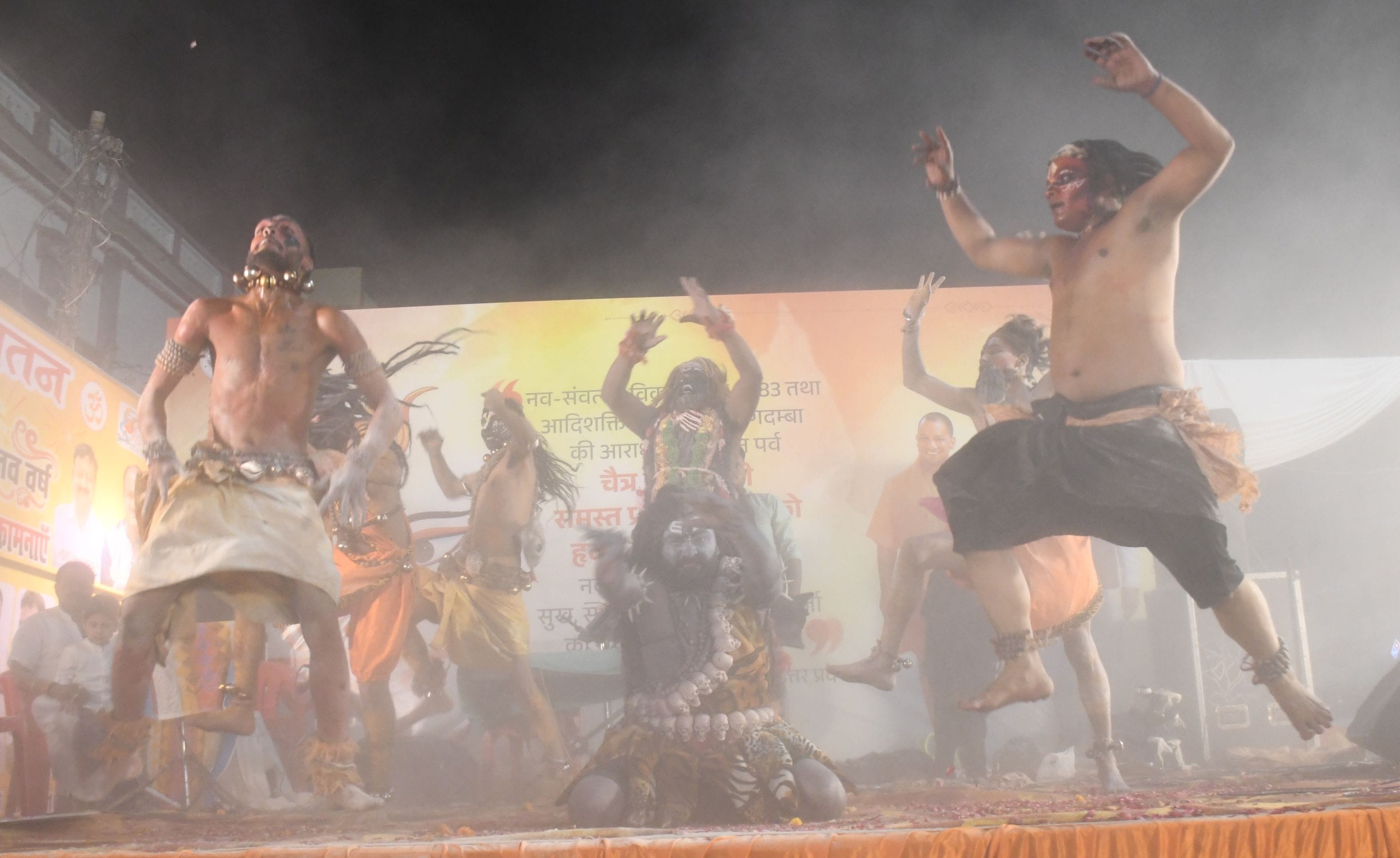 आनंदी माता मंदिर परिसर में दीपोत्सव के दौरान झांकी सजी।