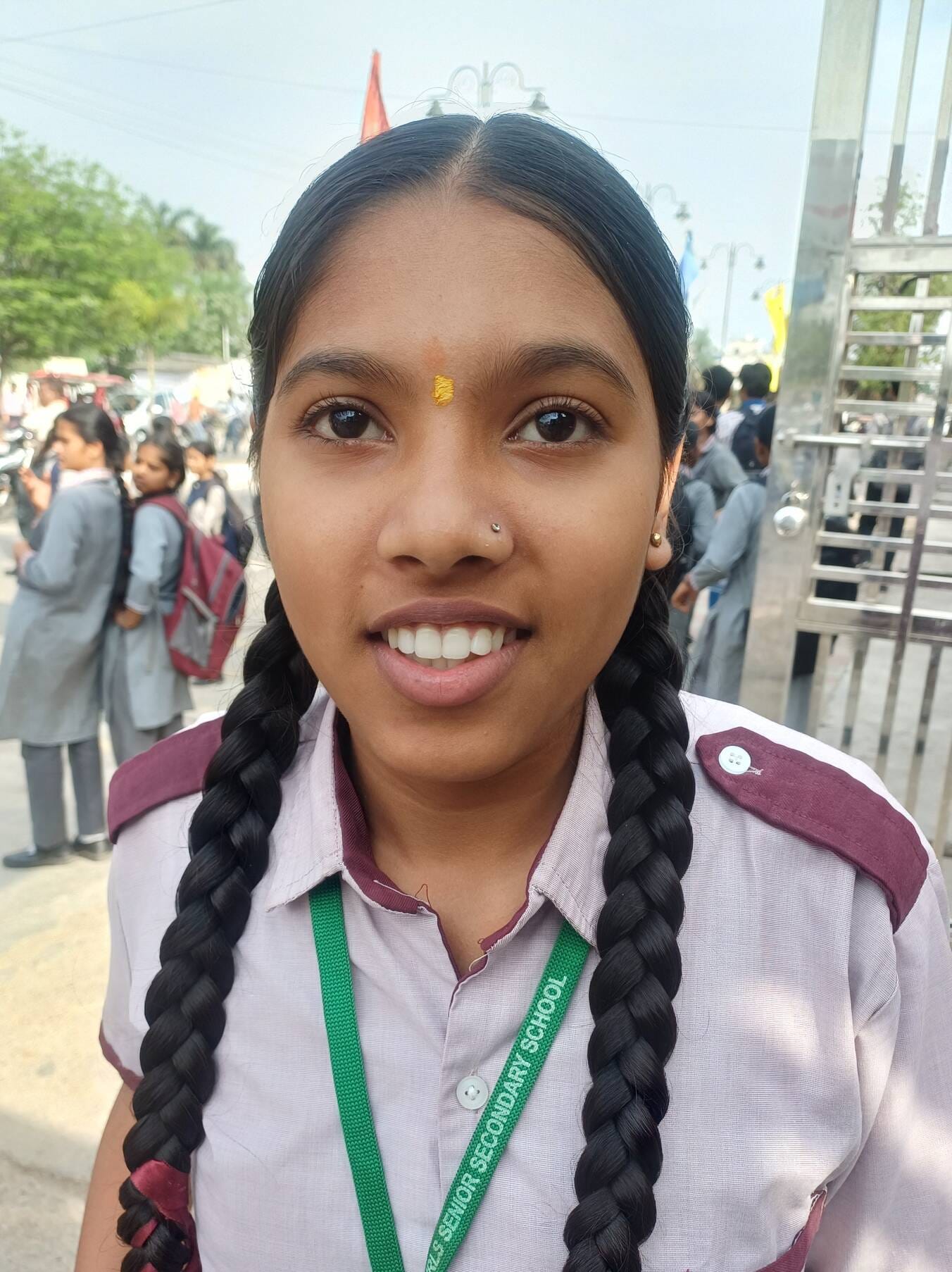 अंबाला छावनी में पंजाबी की परीक्षा देकर बाहर आते विद्यार्थी। संवाद