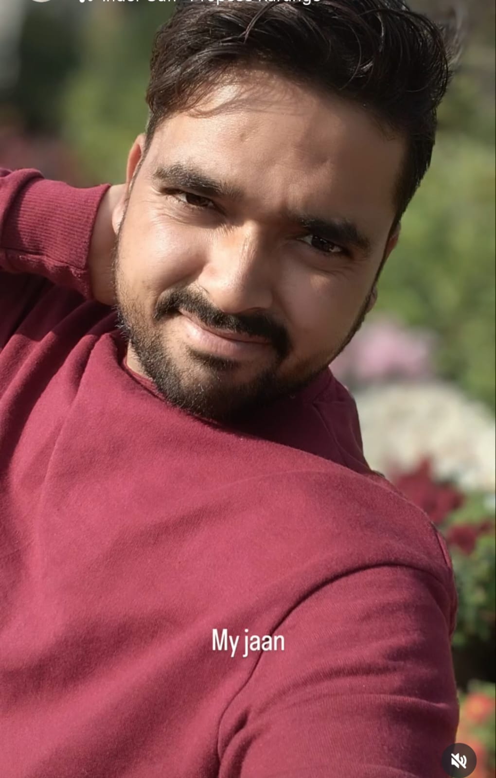 घटना के बाद रोते-बिलखते परिजन व घटनास्थल पर जुटे ग्रामीण। घटना के बाद रोते-बिलखते परिजन व घटनास्थल पर जुटे ग्रामीण।