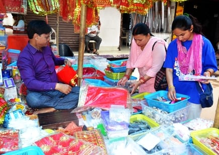 संजय गुप्ता, दुकानदार