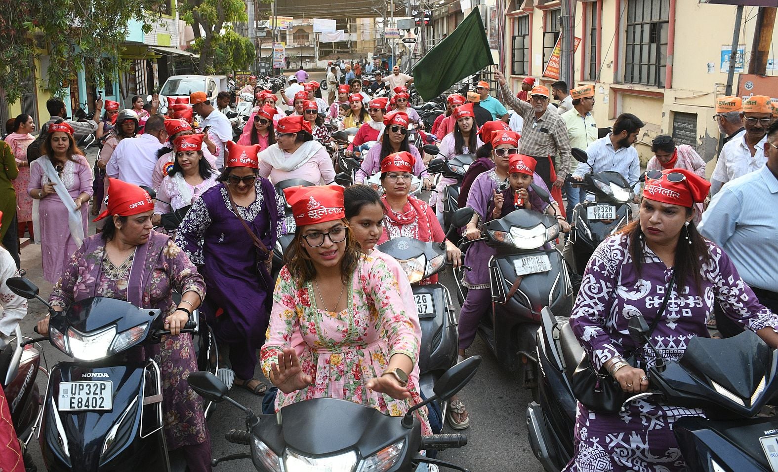 झूलेलाल धर्मशाला से निकाली स्कूटर रैली