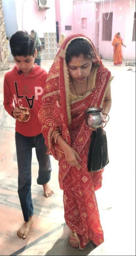 मेडिकल कॉलेज में चैत्र नवरात्र के पहले दिन हवन पूजन करते प्राचार्य डॉ. बलवीर सिंह व अन्य स्टाफ।