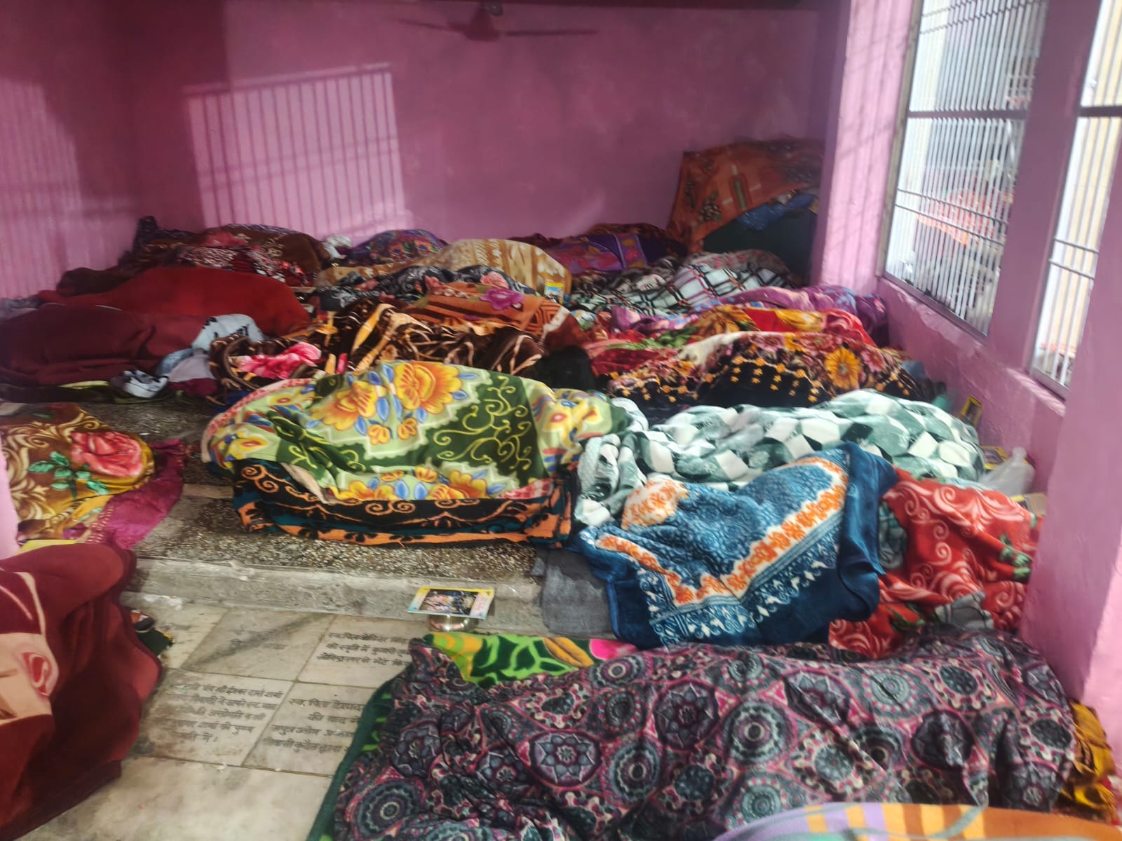 माता सिमसा के दरबार में दर्शनों के के लिए पहुंचे श्रद्धालु। संवाद माता सिमसा के दरबार में दर्शनों के के लिए पहुंचे श्रद्धालु। संवाद
