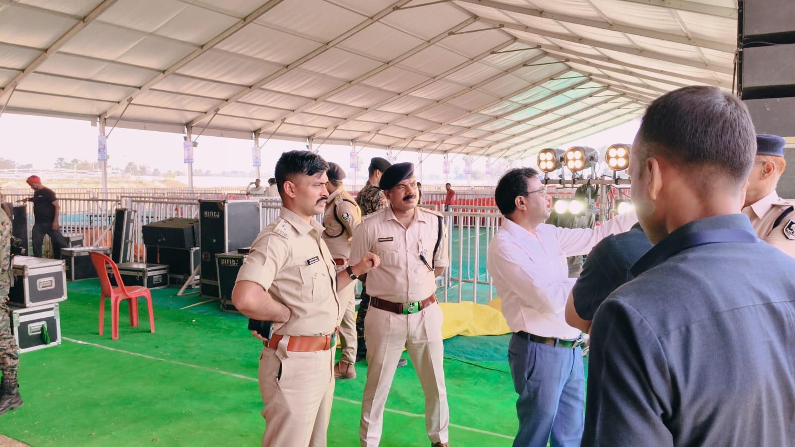 सीएम नीतीश कुमार के आगमन को लेकर सुरक्षा व्यवस्था दुरुस्त करते गया पुलिस