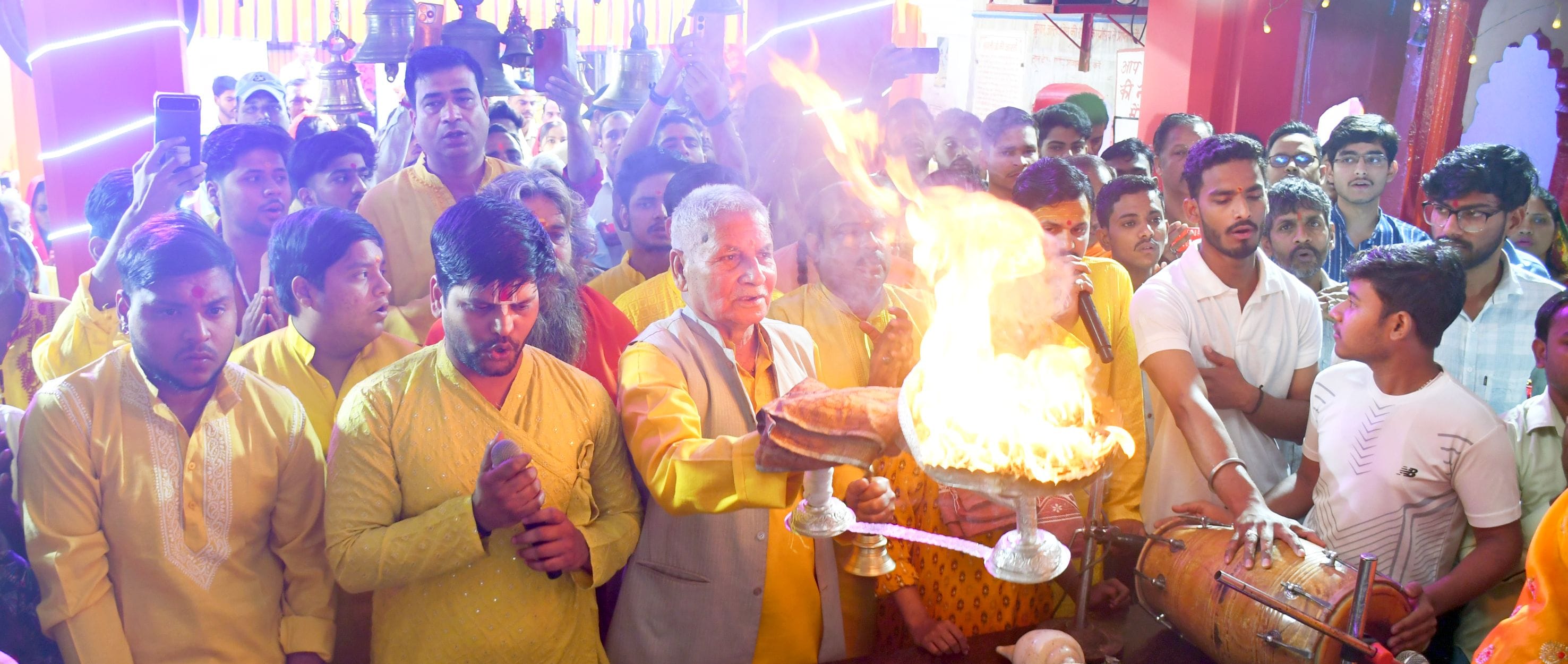 शैलपुत्री के चरणों में नतमस्तक हुई राजधानी