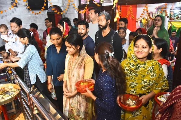 शैलपुत्री के चरणों में नतमस्तक हुई राजधानी
