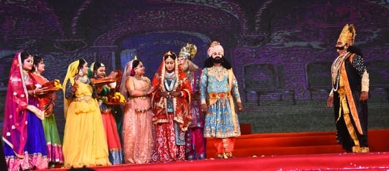 शैलपुत्री के चरणों में नतमस्तक हुई राजधानी