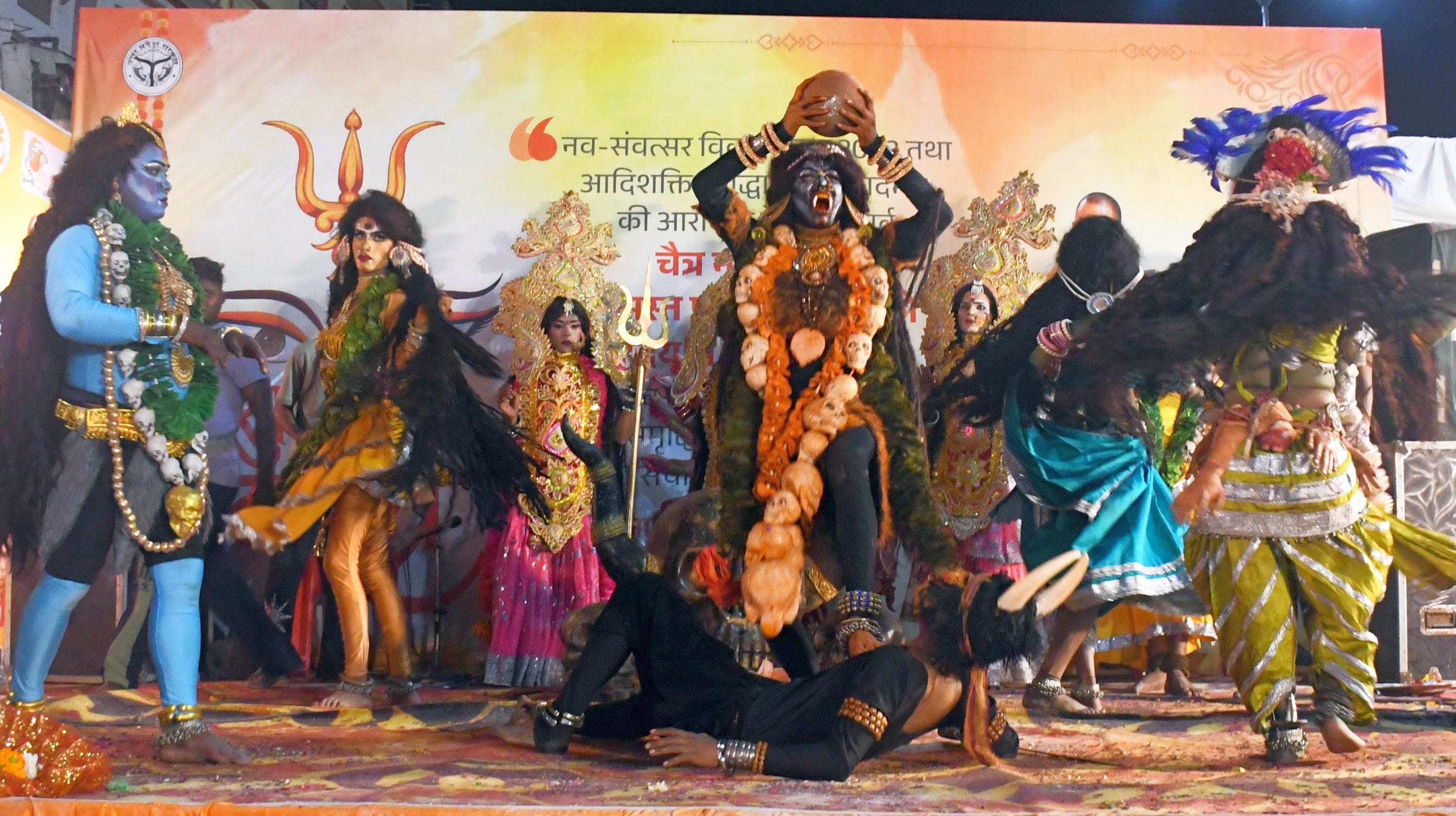 शैलपुत्री के चरणों में नतमस्तक हुई राजधानी