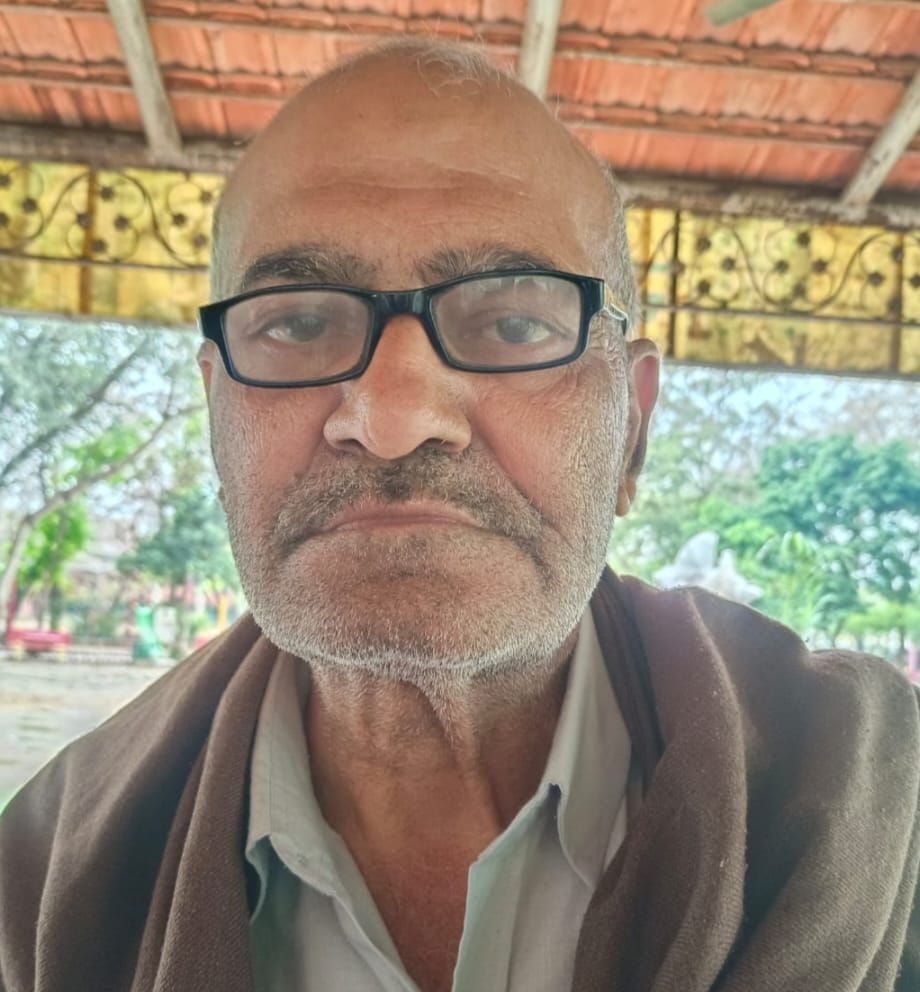 13-वार्ड 6 में जन संवाद कार्यक्रम के दौरान समस्याएं सुनते नगर निगम के सलाहकार सलिल मेहता, पूर्व