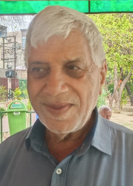 13-वार्ड 6 में जन संवाद कार्यक्रम के दौरान समस्याएं सुनते नगर निगम के सलाहकार सलिल मेहता, पूर्व