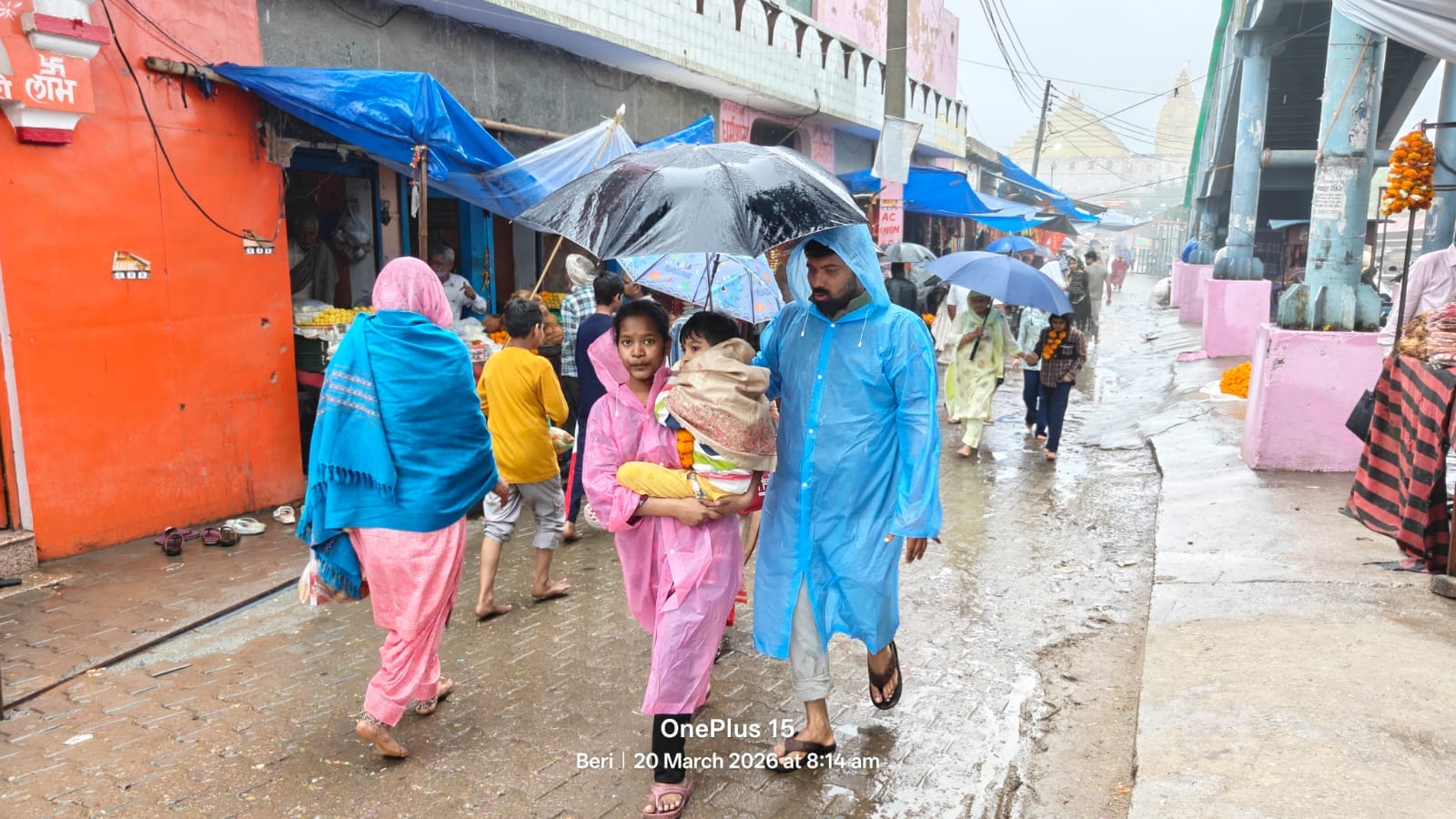 20jjrp16- बेरी के माता भीमेश्वरी देवी मंदिर में दर्शन के लिए उमड़ी श्रद्धालुओं की भीड़। संवाद 20jjrp16- बेरी के माता भीमेश्वरी देवी मंदिर में दर्शन के लिए उमड़ी श्रद्धालुओं की भीड़। संवाद