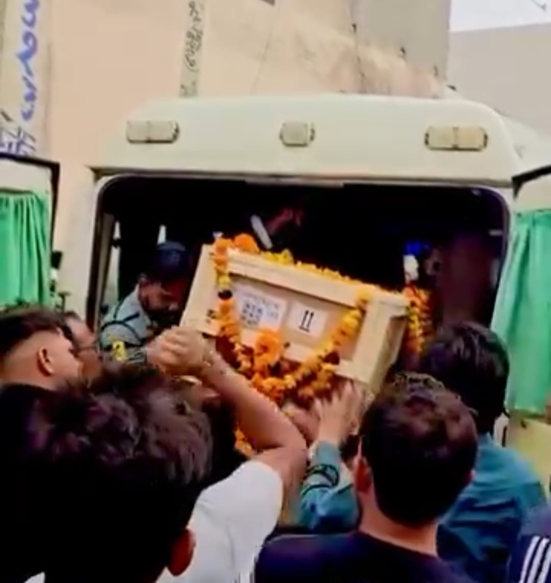 25 रूसी सेना में डोनबास बॉर्डर पर डयूटी के दाैरान कैथल के रोहेड़ा गांव का गीतिक शर्मा   परिजन