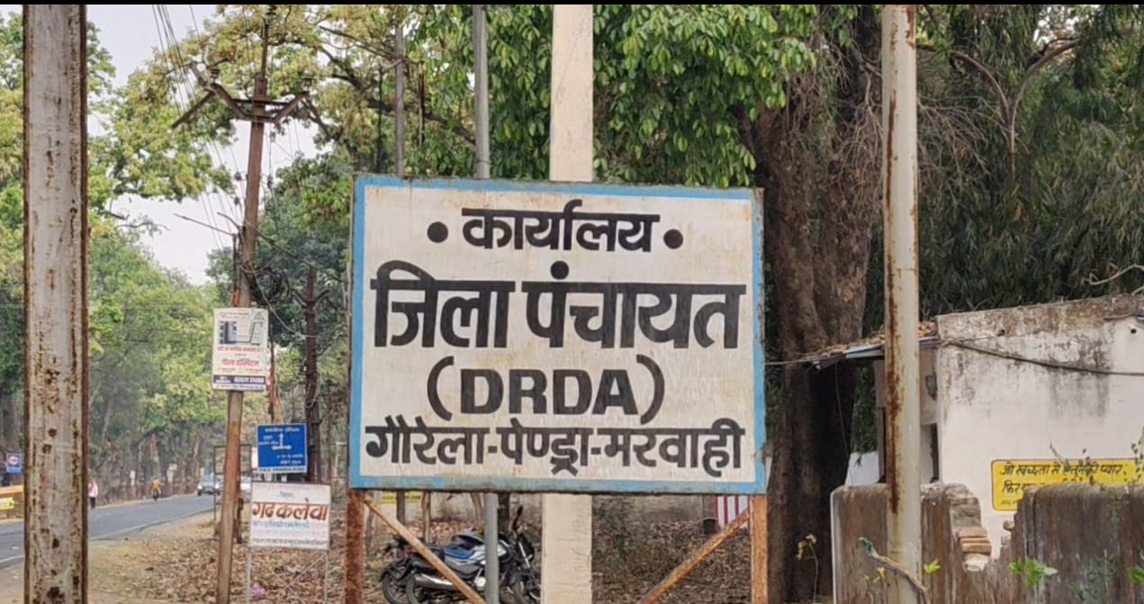 8 पंचायत सचिव निलबिंत।।