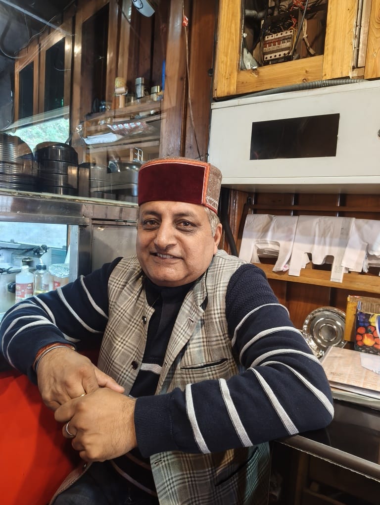 बजट, गृहिणी आशा रानी। संवाद