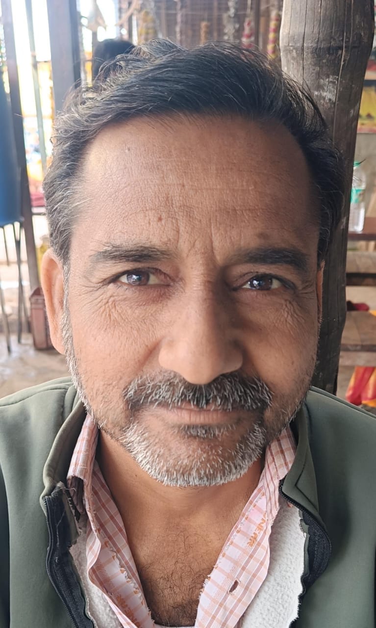 फोटो-19-बिधूना क्षेत्र में खेत में कटी पड़ी सरसों की फसल। संवाद
